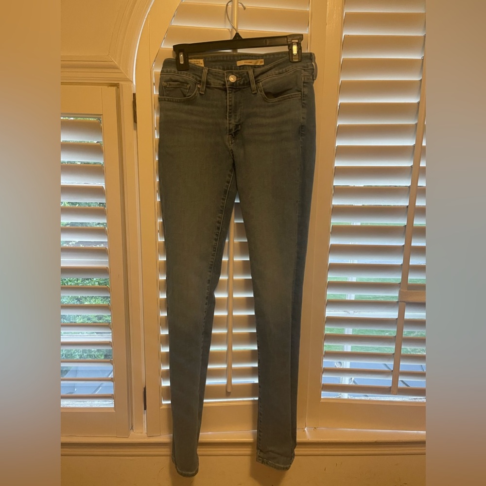 Levi's 711 Skinny Jeans size 27